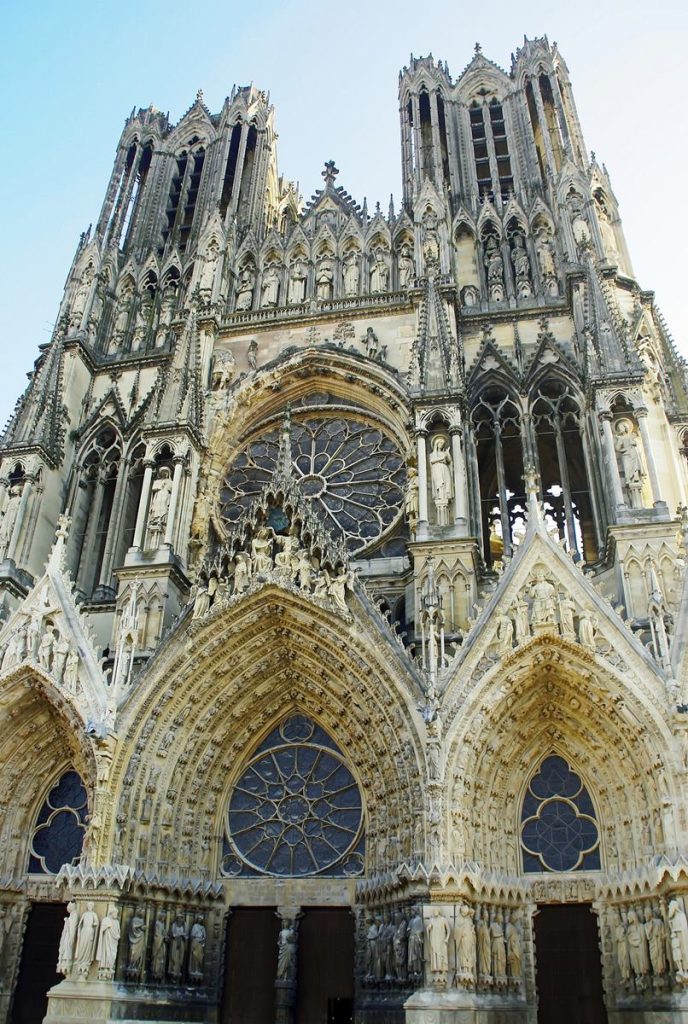 katedra francuska na przykładzie Reims